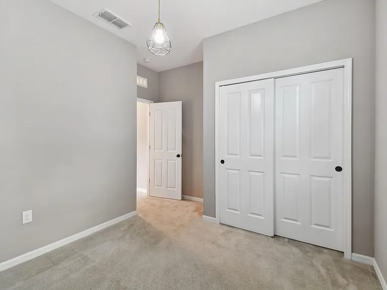 10606 Laguna Plains Dr — Photo 13