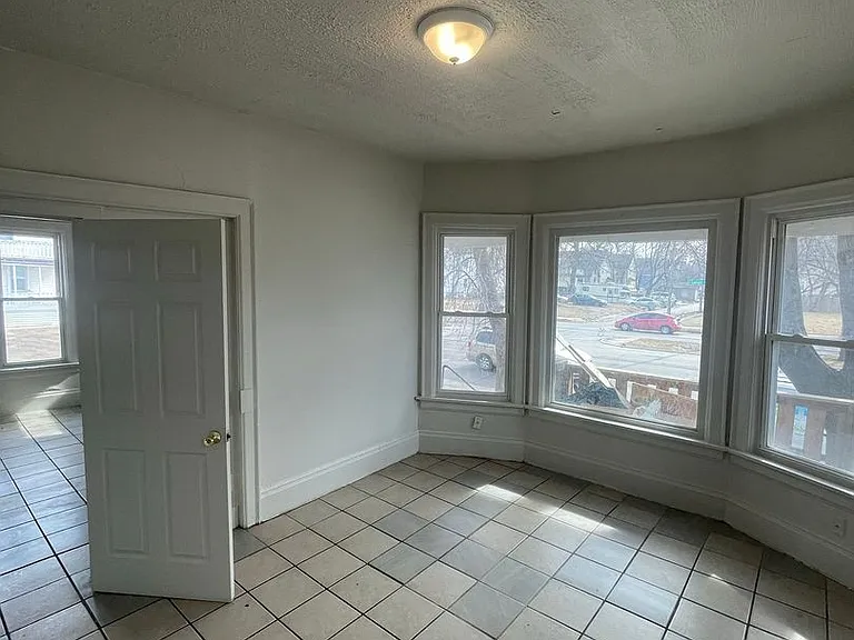1120-1122 W Locust St. (Duplex)(Ace Property) — Photo 4