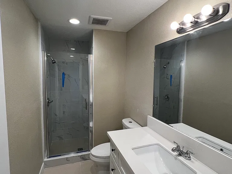 1023 N Citrus Ave — Photo 3