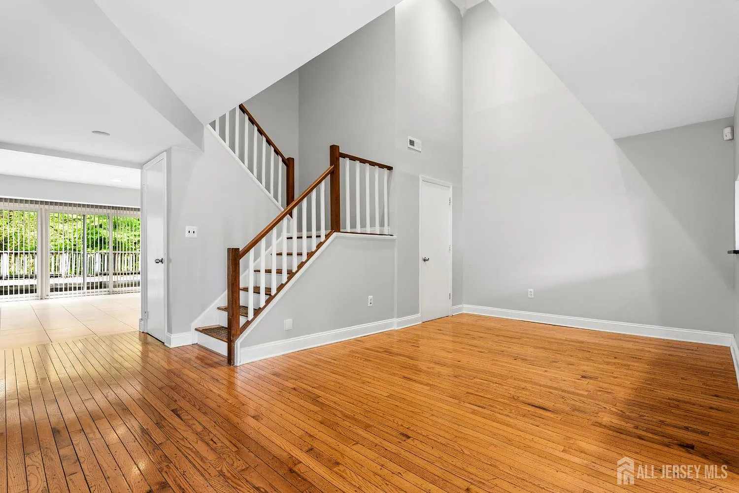 2 bed, 2.5 bath, 1781 sqft, $3,000 — Photo 4