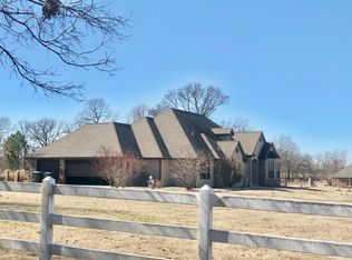 59481 E 300 Rd, Grove, OK 74344