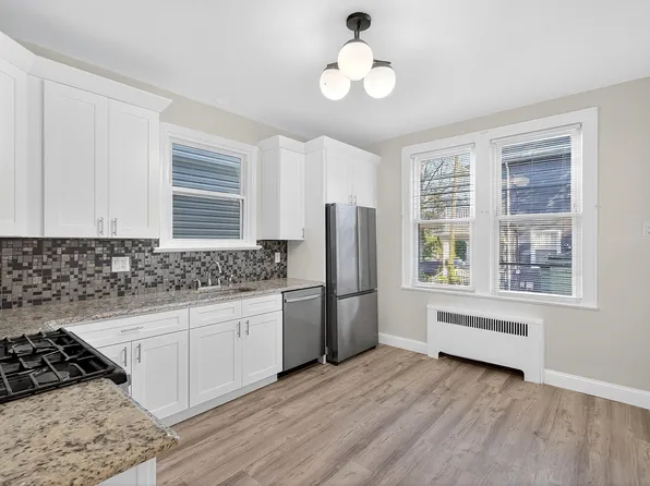 784 Avenue C image 5 of 25