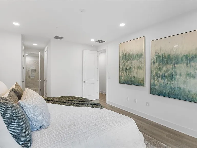 266 Park Lake St #19 — Photo 19