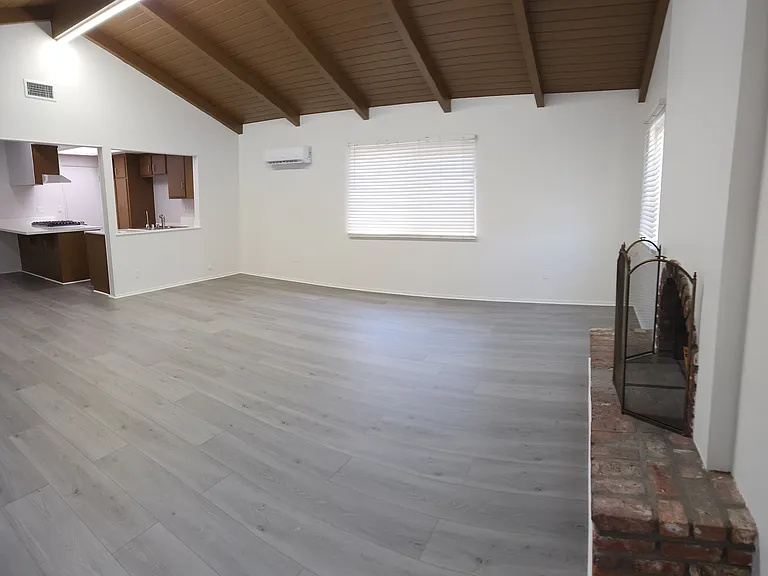 6081 Pamela Ln — Photo 4
