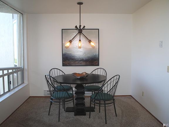 3rd image of 320 Vallejo Dr APT 9