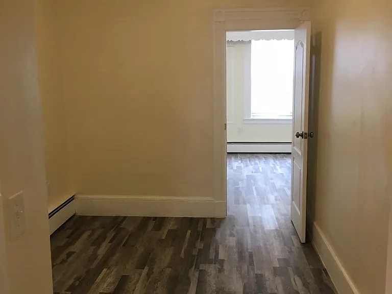 1211 63rd St #2R — Photo 6