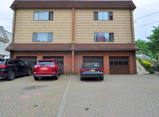 26 Colonial Pl, New Rochelle, NY 10801