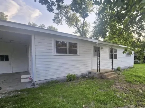 104 W Searcy, Mountain View, AR 72560