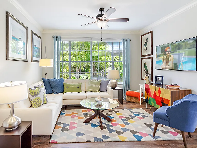 Grandeville at RiverPlace — Photo 16