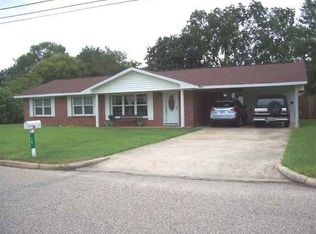 19 Hall St, Daleville, AL 36322