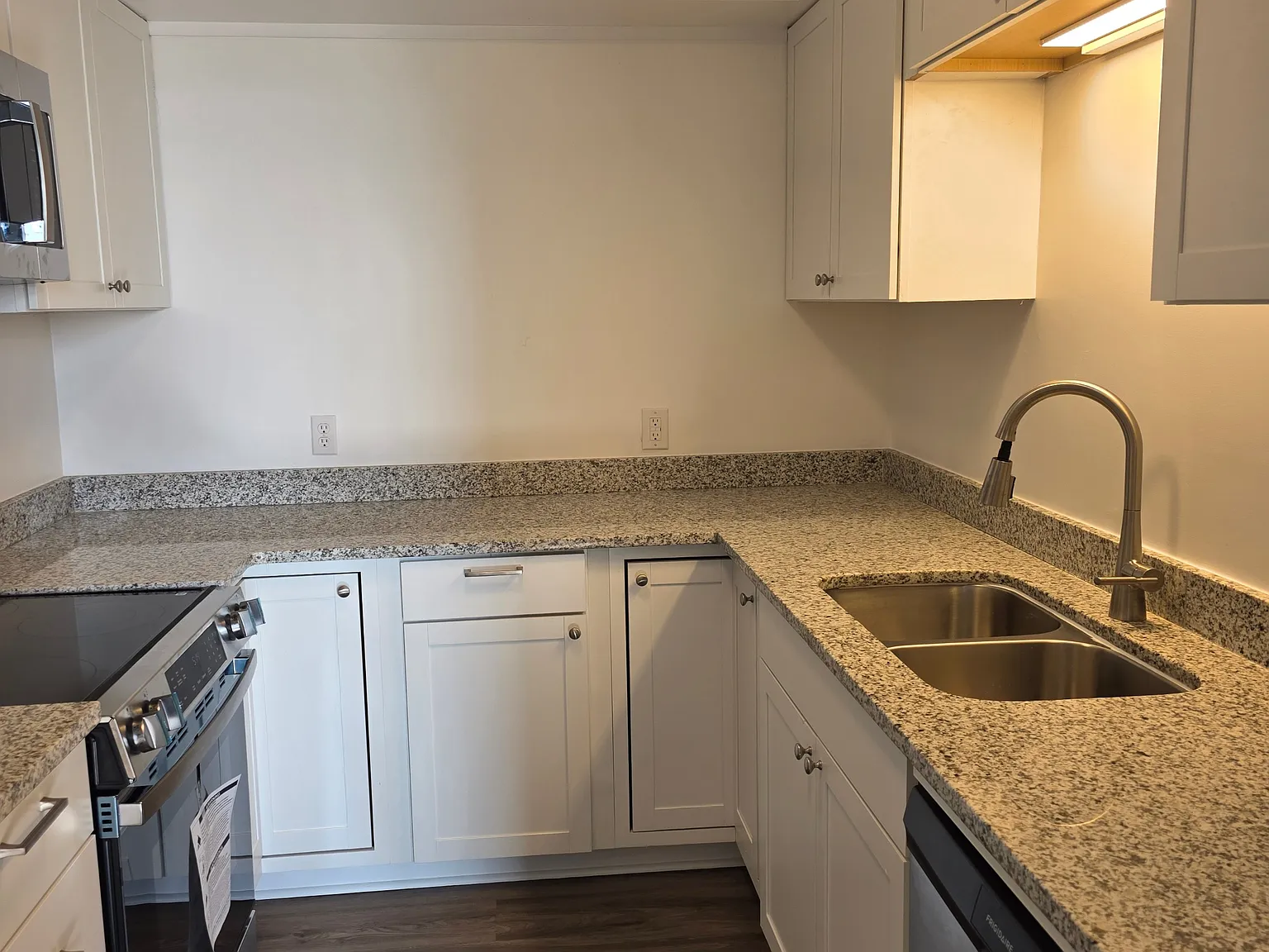 619 King Street - 1 — Photo 2
