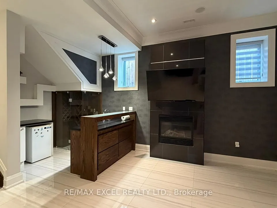 106 Kingsdale Ave #BASEMENT