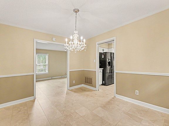 3rd image of 5000 Cedarwood Dr