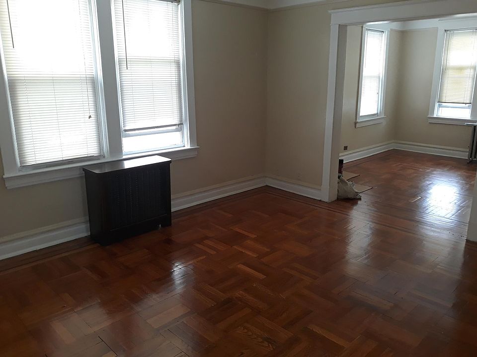 1st image of 2825 La Salle Ave