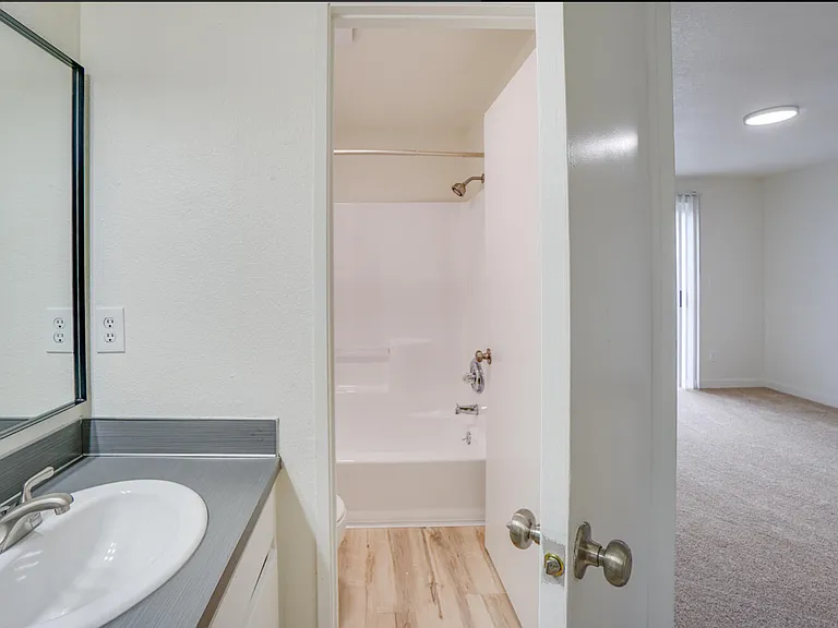 Park Crest Townhomes — Photo 35