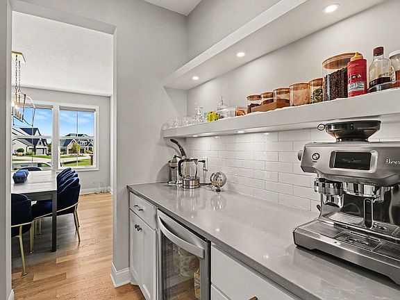 5th image of 6325 Yuma Ln N