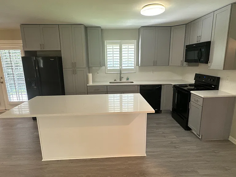 1540 Mercer Way — Photo 2