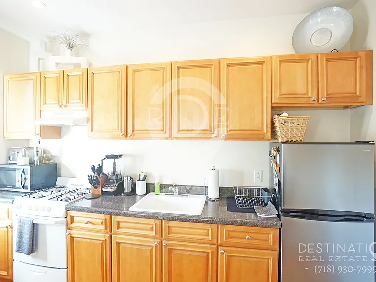 720 6th Ave #2 — Photo 4