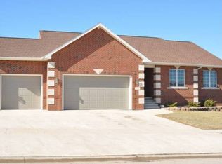 1126 Koudsi Blvd NW, Cedar Rapids, IA 52405
