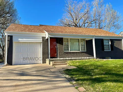 7302 E Morris St Photo 1