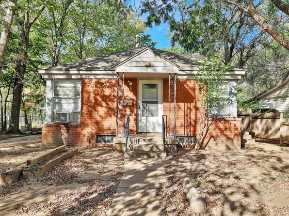 1039 S Laura Ave, Wichita, KS 67211