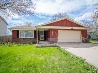 7960 S Wake Forest Dr, Oak Creek, WI 53154