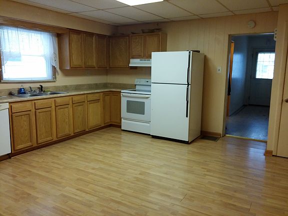 5th image of 317 W Locust St