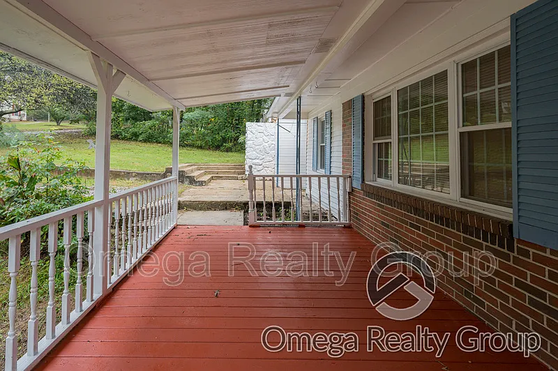 3 bed, 2.0 bath, 1333 sqft, $1,400 — Photo 3