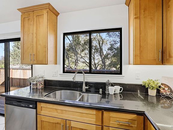 4th image of 68 Village Circle