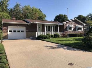 3831 Holiday Dr, Quincy, IL 62305