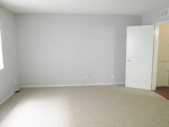 5th image of 1489 S Canfield Ave APT 103