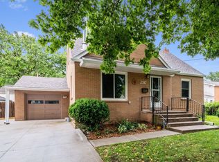 2317 53rd St, Des Moines, IA 50310