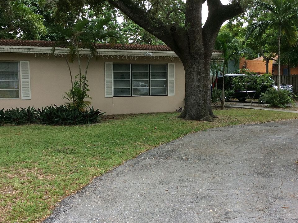 1st image of 1131 SE 2nd Ave
