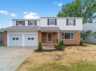 6439 Beverly Dr, Parma Heights, OH 44130