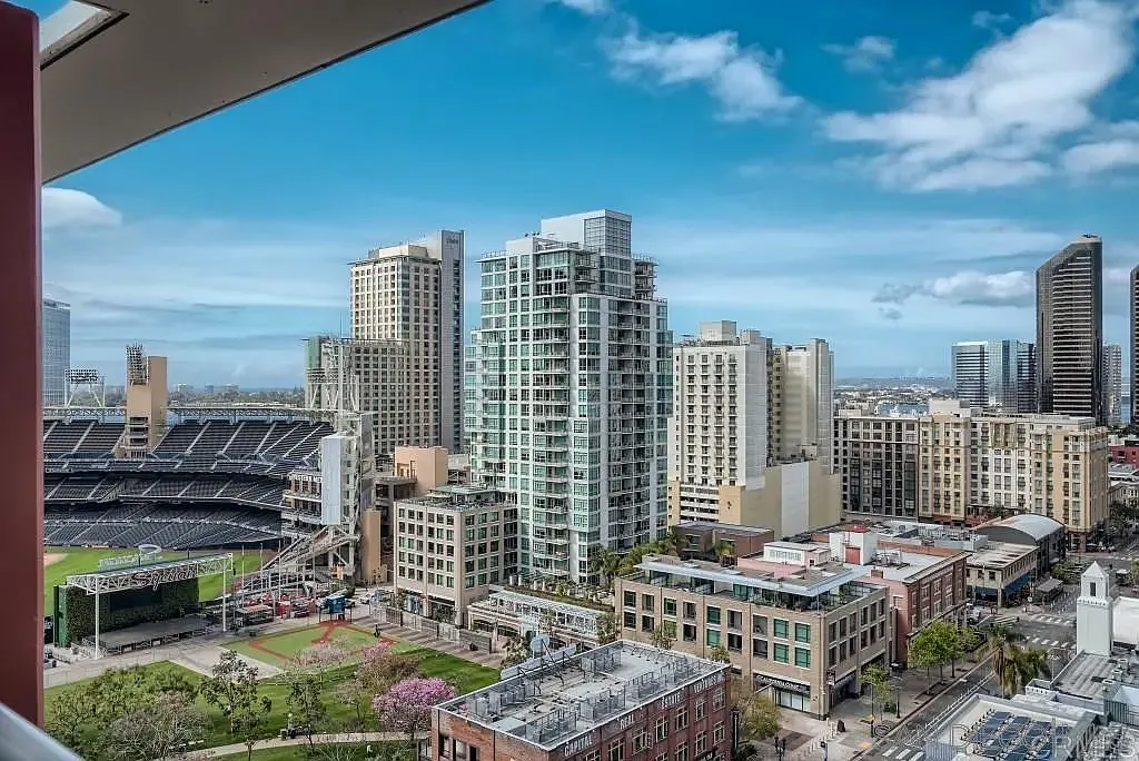 Diamond Terrace — Photo 1