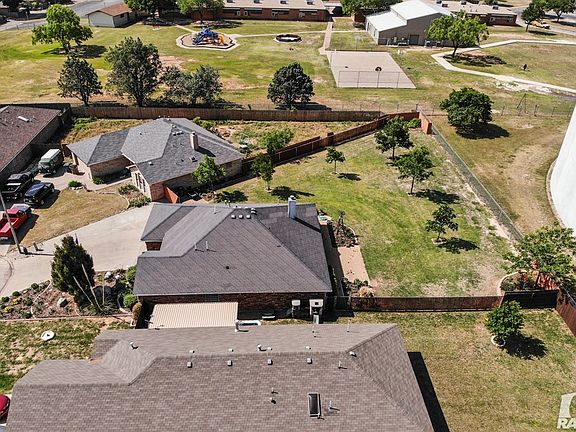 3rd image of 4321 Green Meadow Dr