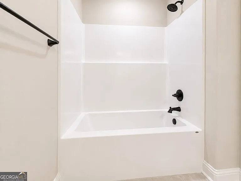 419 Madison Ave — Photo 16
