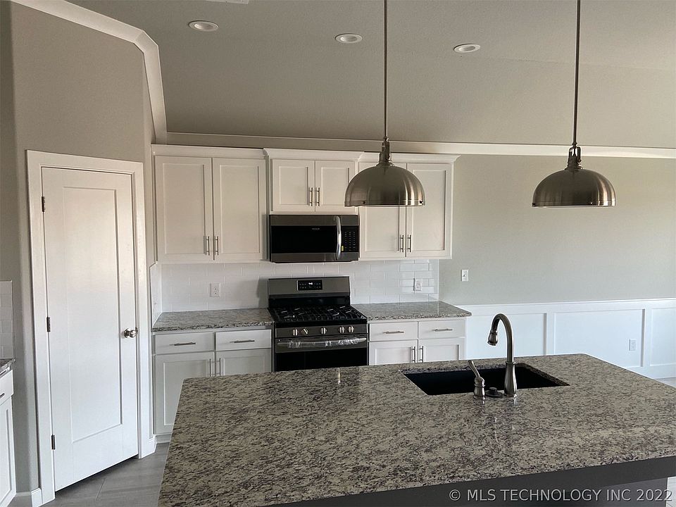 2nd image of 14204 N 69th East Ave
