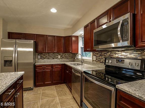 3rd image of 16216 Sunny Knoll Dr