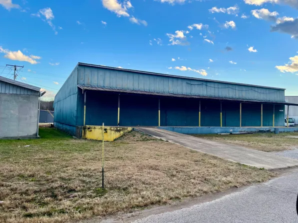 121 Stockyard St, Fayetteville, TN 37334