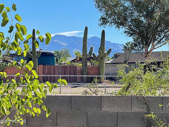 3rd image of 5049 W Blackbird Dr