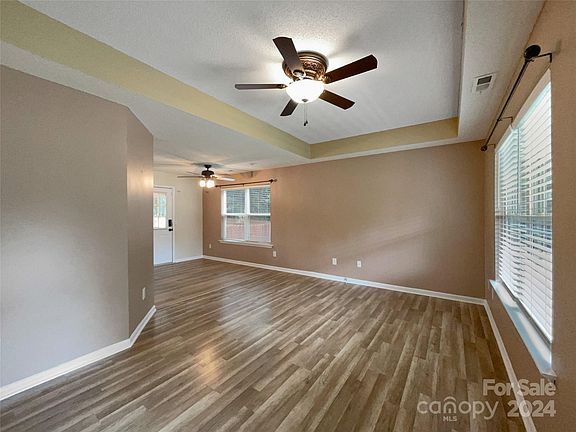 4th image of 2519 Saluda Dr