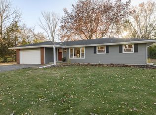 N33W22065 Hill N Dale Cir, Pewaukee, WI 53072