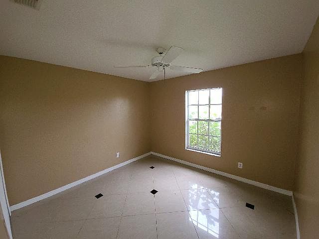 1st image of 829 Nyasa Ave
