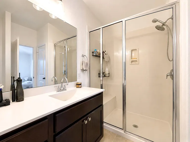 402 Crater Lake Dr — Photo 15