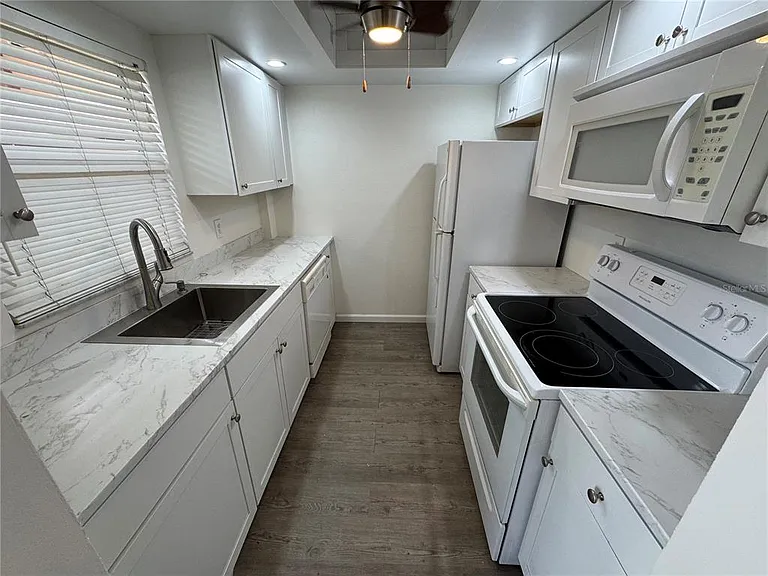 232 Saint Augustine Ave #102 — Photo 12