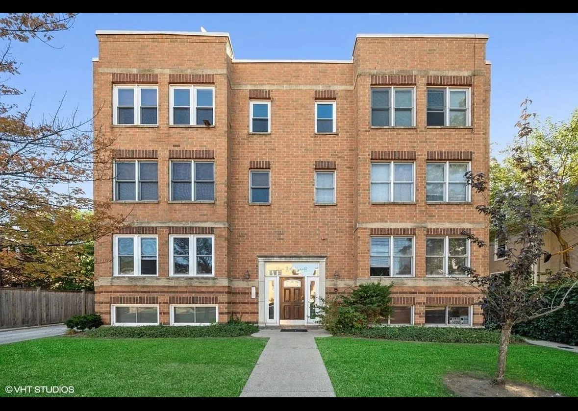 Asbury Ave, Evanston — Photo 1