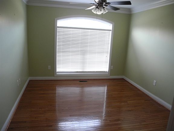 5th image of 4115 Blackberry Hill Dr