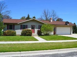 1510 Jordan Ave, NEW HOLSTEIN, WI 53061