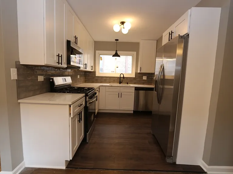 1413 W 112th Pl — Photo 5